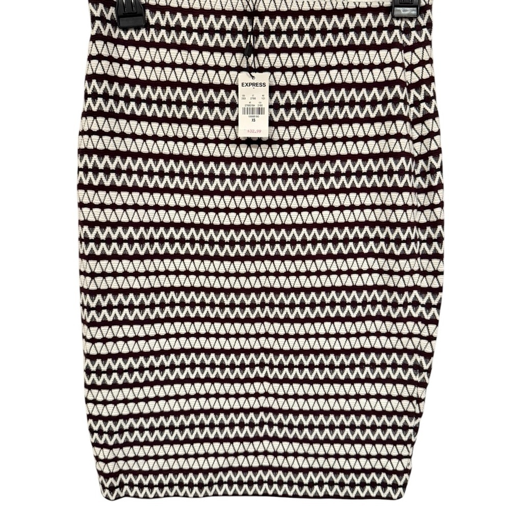 Express Women's Black and White Patterned Skirt